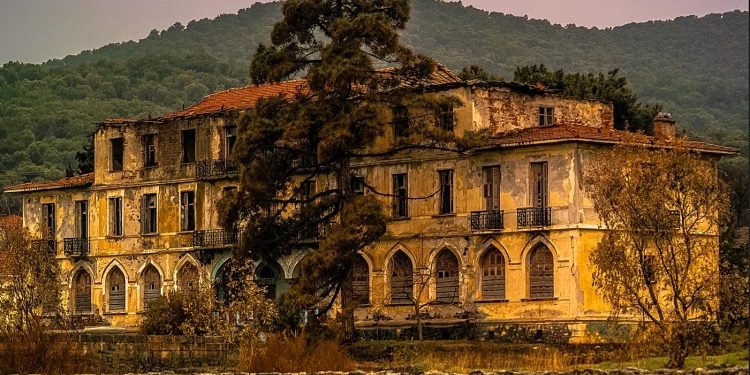 Abandoned Hotels – A Part of our Urban Decay